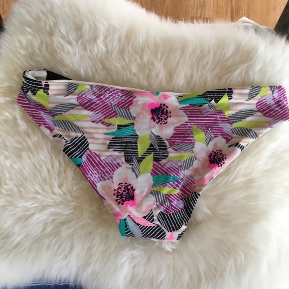 Floral Bikini bottom - Picture 3 of 4